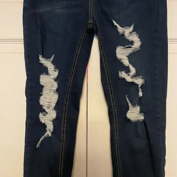 Wild Fable Like New Distressed Skinny Jeans Size 6 - Picture 4 of 7